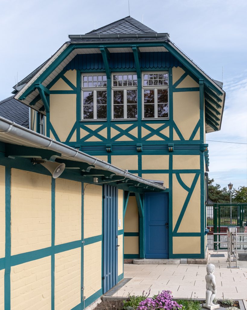 Dreibrunnenbad Haupthaus