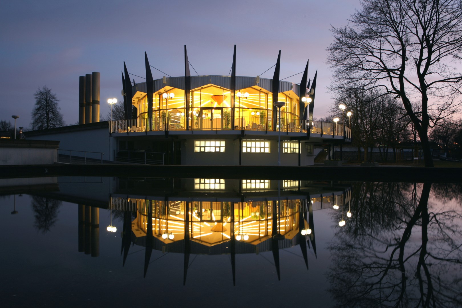 ega Rundpavillon Aussenansicht Saniert Nacht